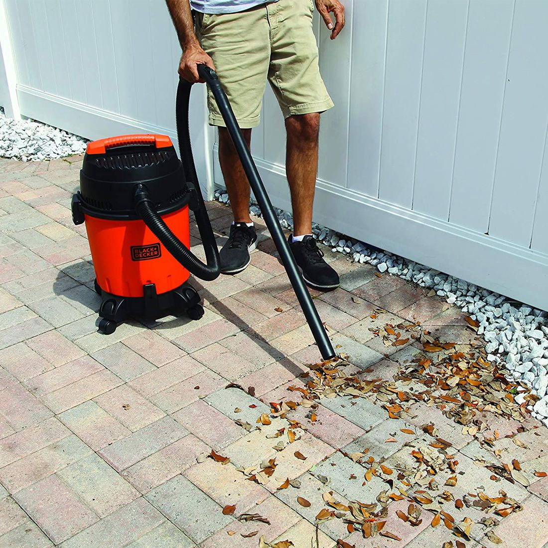BLACK + DECKER 1200W -WET & DRY 10L VACUUM CLEANER thumbnail 8