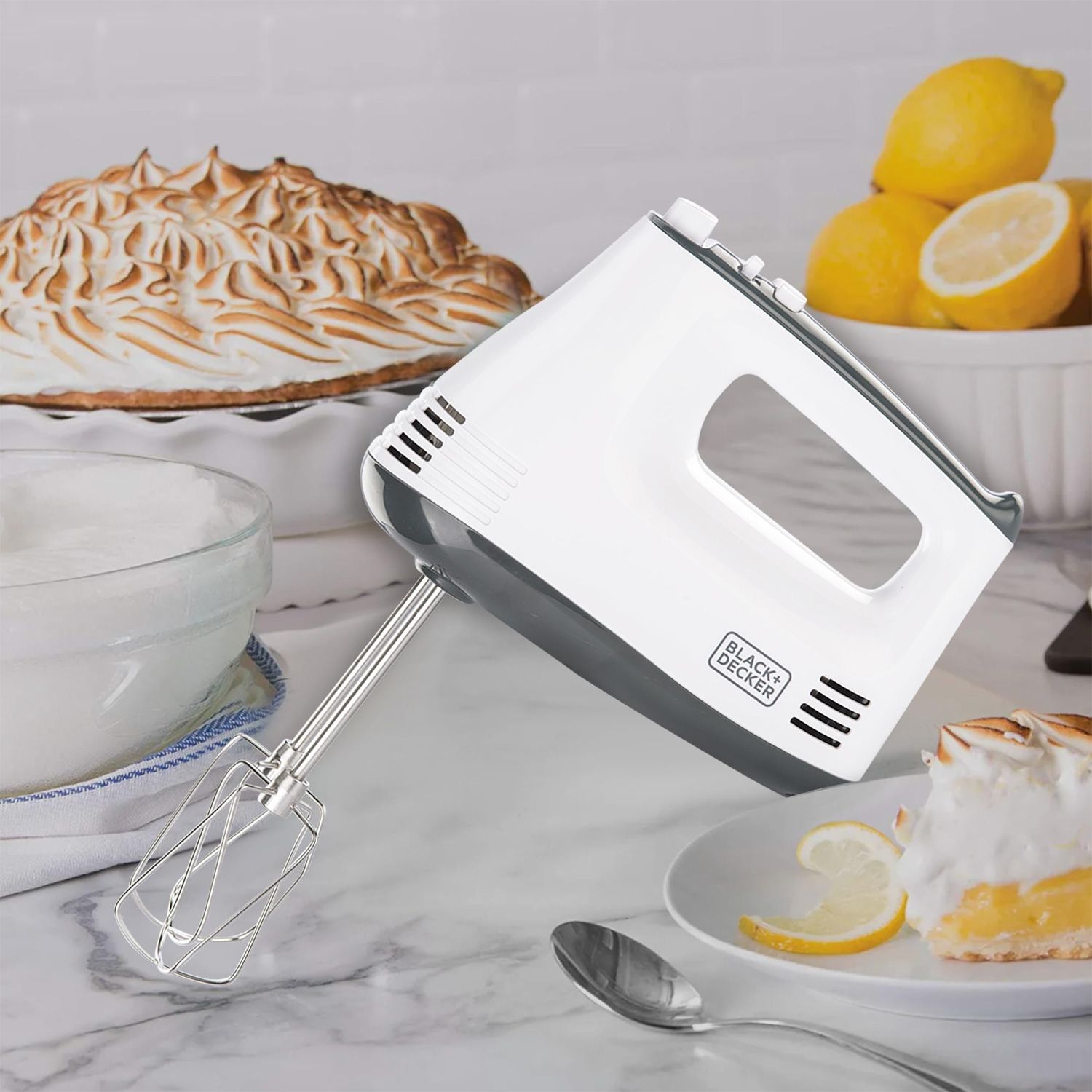 BLACK + DECKER 300W HAND MIXER  thumbnail 1